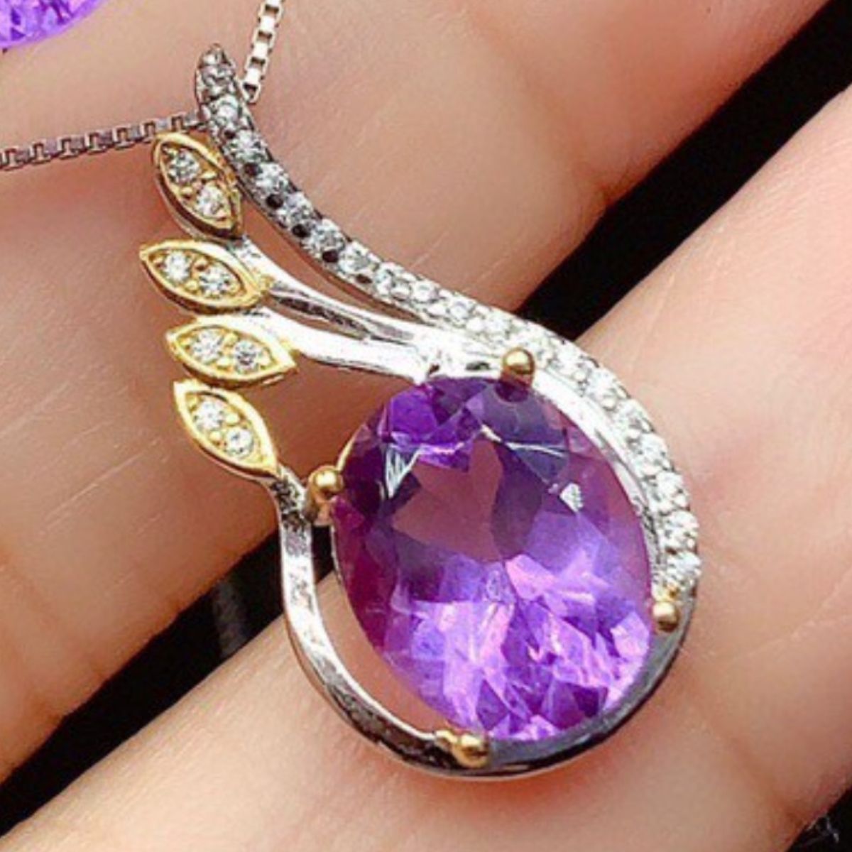 Silver-Plated Artificial Gemstone Pendant Necklace 