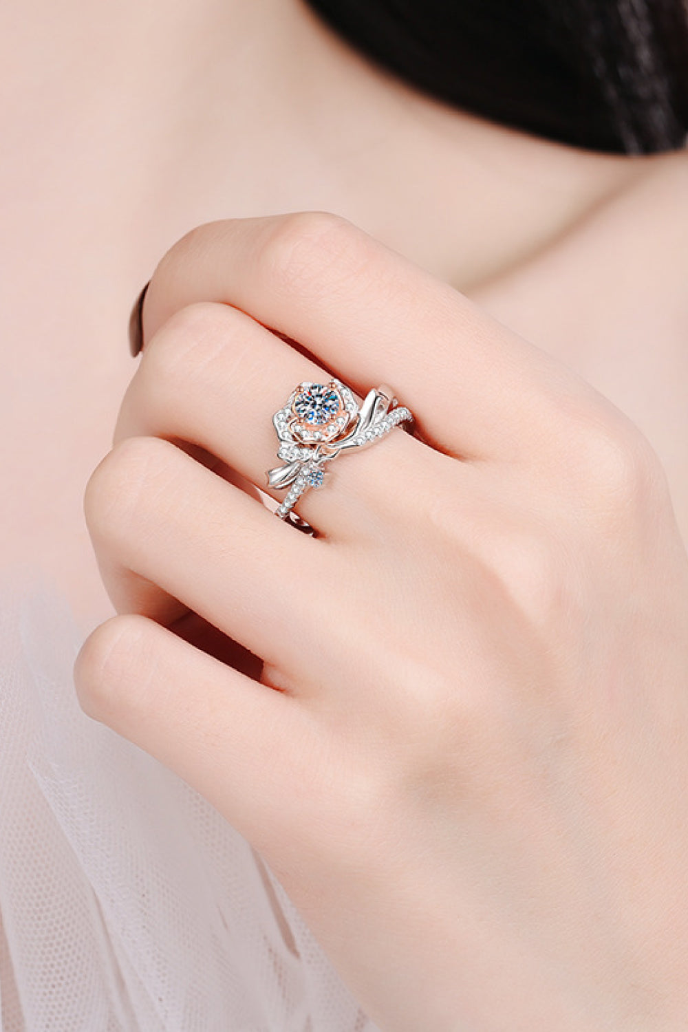 925 Sterling Silver Rose-Shaped Moissanite Ring 