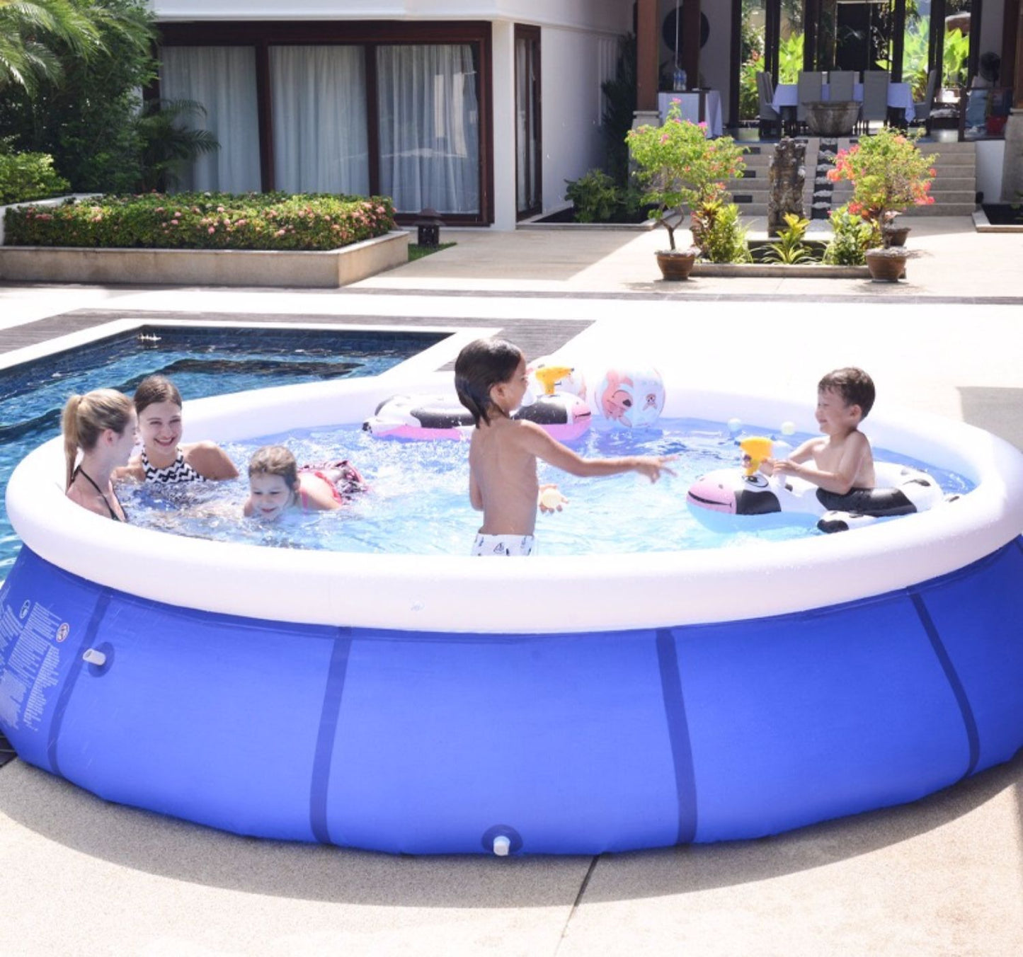 Home inflatable swimming pool