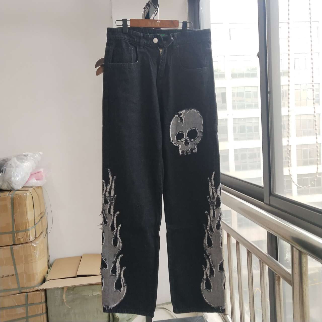 Skull Reverse Patch Embroidered Jeans