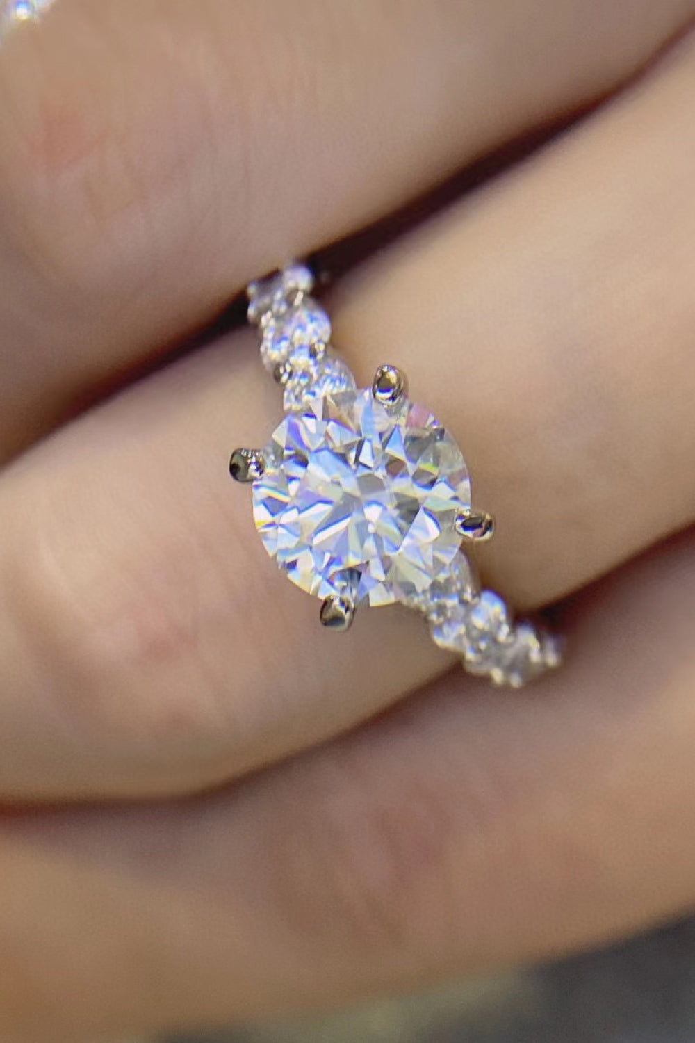 2 Carat 4-Prong Moissanite Ring 