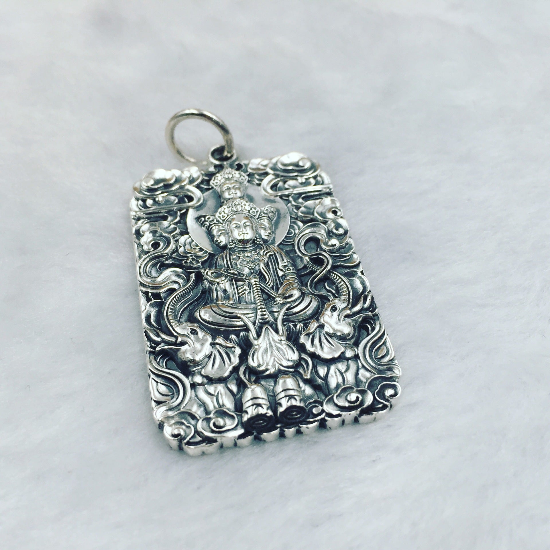 Change the king S990 foot silver intime natal Buddha is the patron saint of snake Samantabhadra Silver Pendant pendant sweater chain