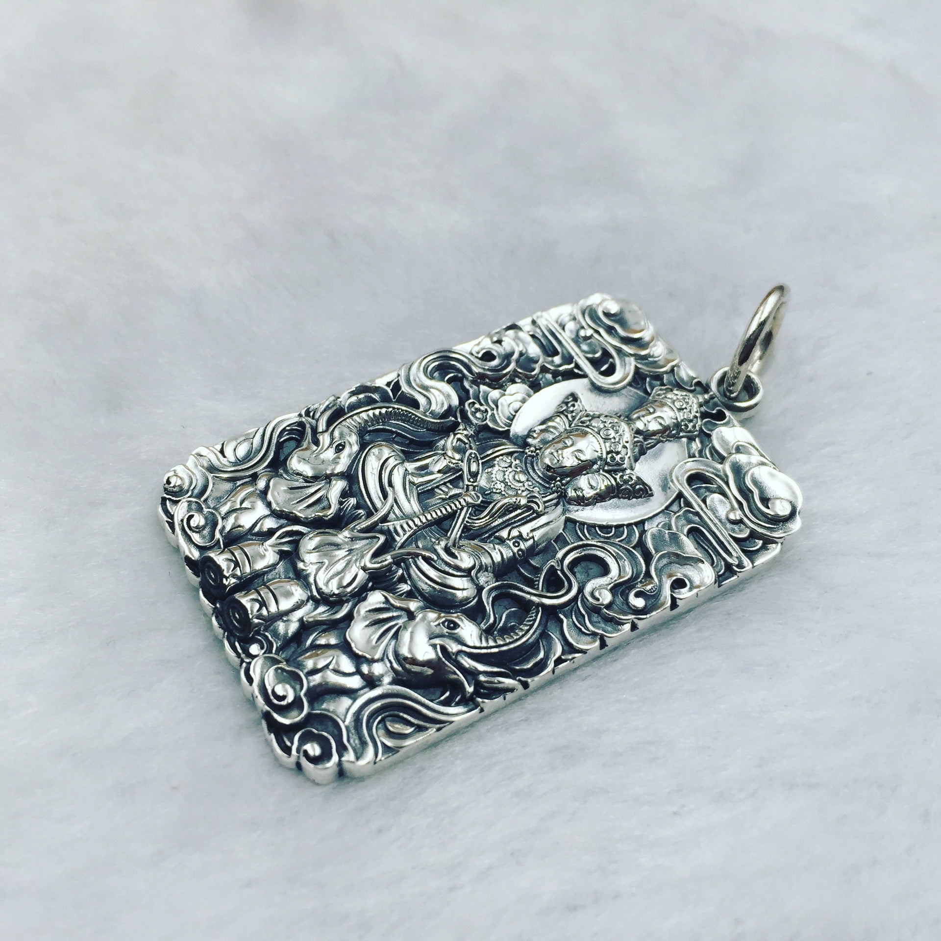 Change the king S990 foot silver intime natal Buddha is the patron saint of snake Samantabhadra Silver Pendant pendant sweater chain