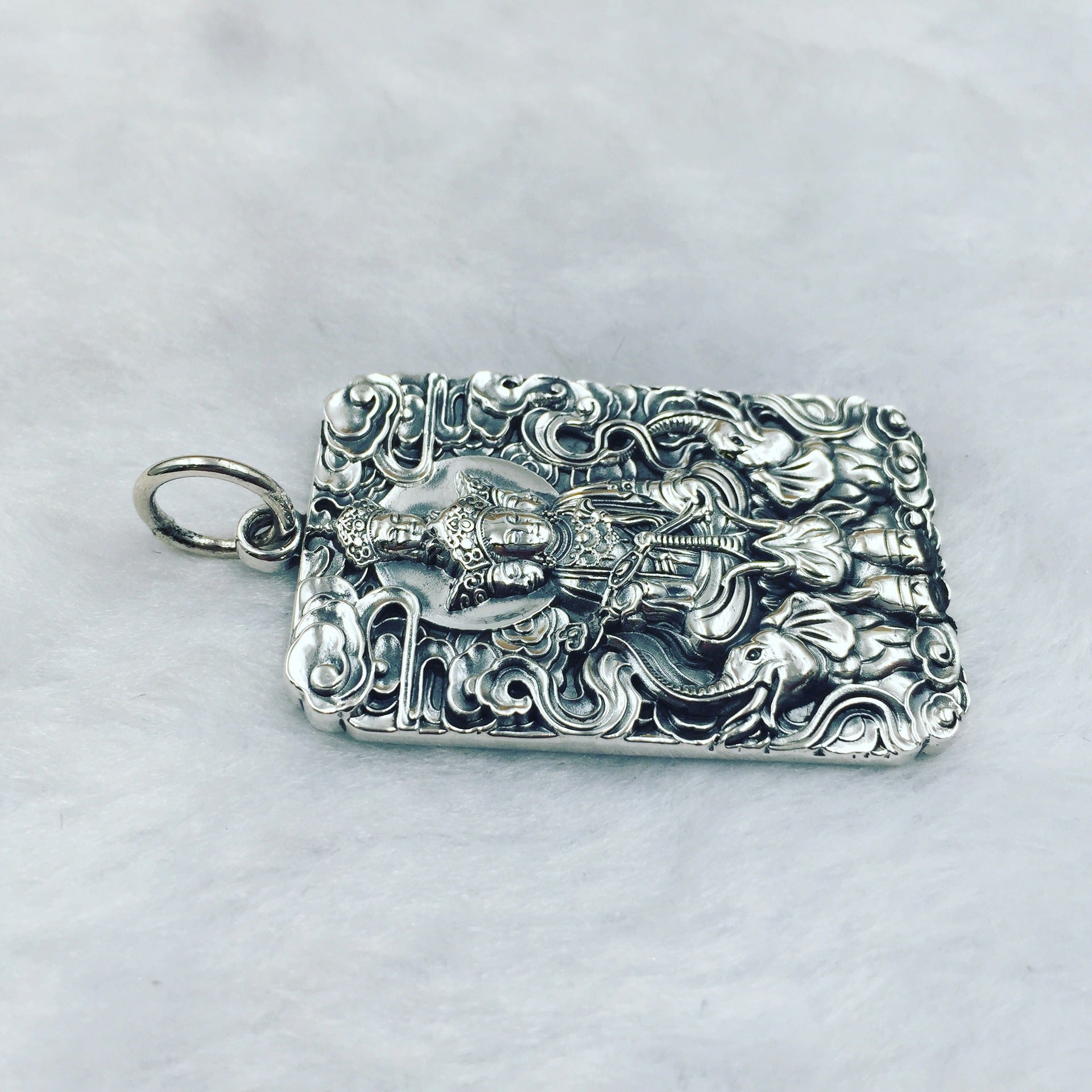 Change the king S990 foot silver intime natal Buddha is the patron saint of snake Samantabhadra Silver Pendant pendant sweater chain