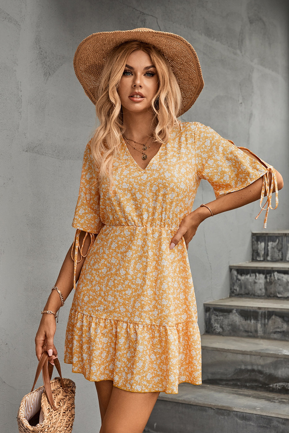 Ditsy Floral V-Neck Half Sleeve Mini Dress 