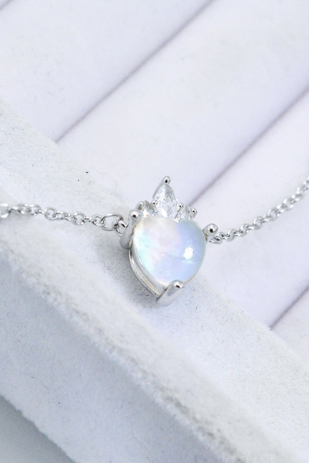 925 Sterling Silver Moonstone Heart Pendant Necklace 