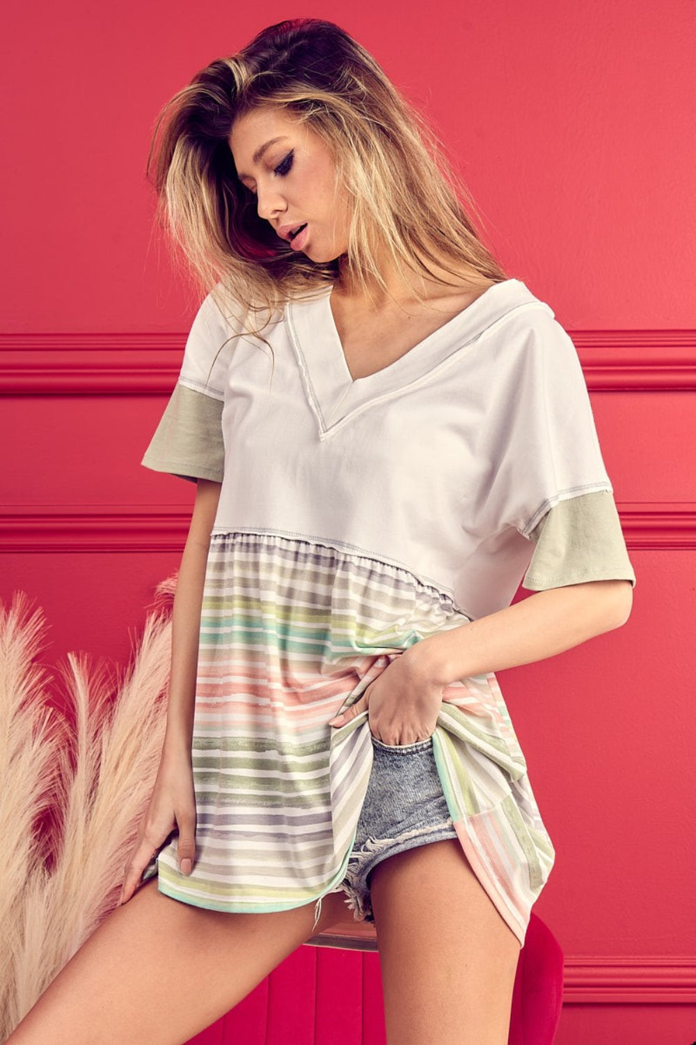 BiBi Striped Exposed Seam V-Neck Short Sleeve Blouse 