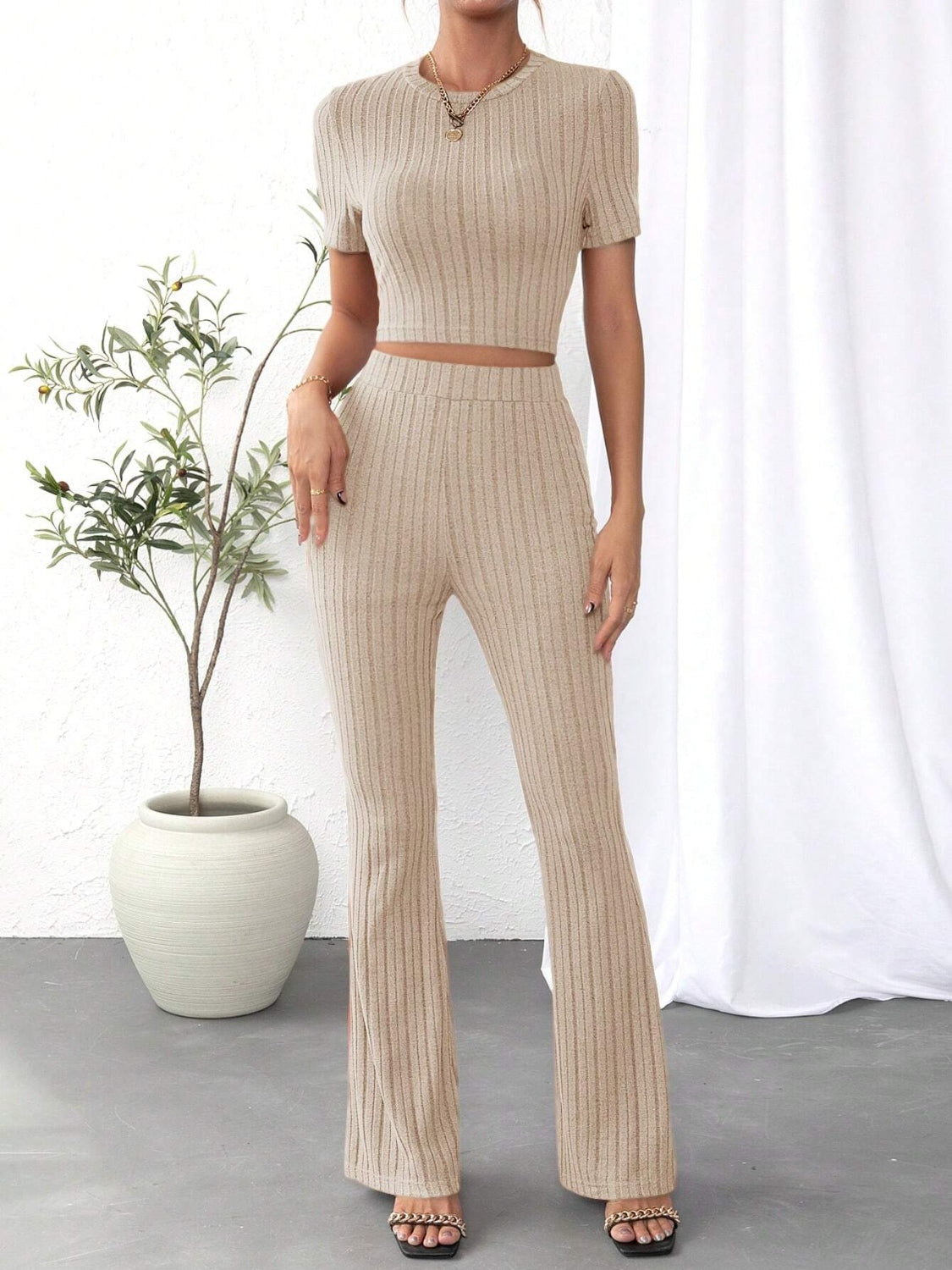 Round Neck Short Sleeve Top and Pants Set 