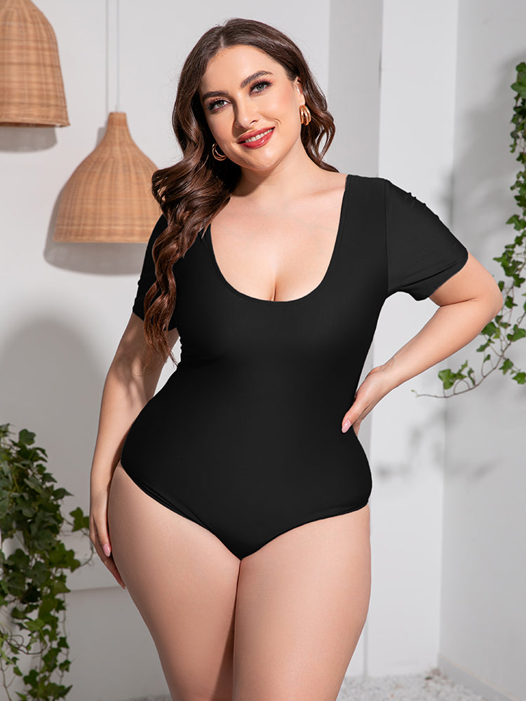 Plus Size Scoop Neck Short Sleeve One-Piece Swimsuit 