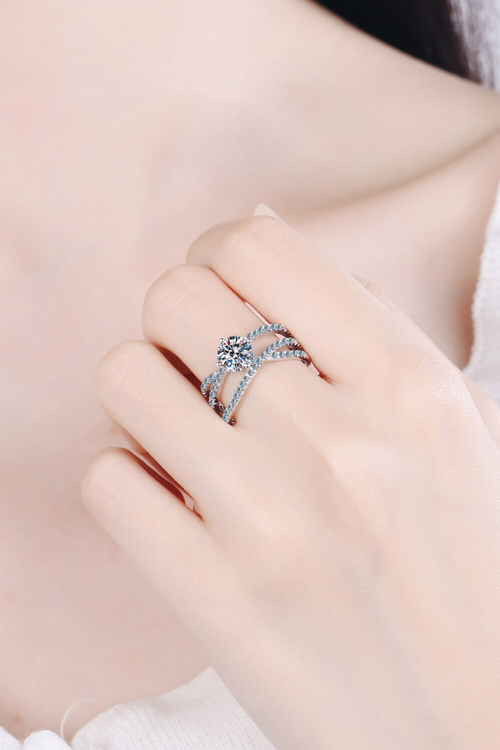 1 Carat Moissanite Crisscross Ring 