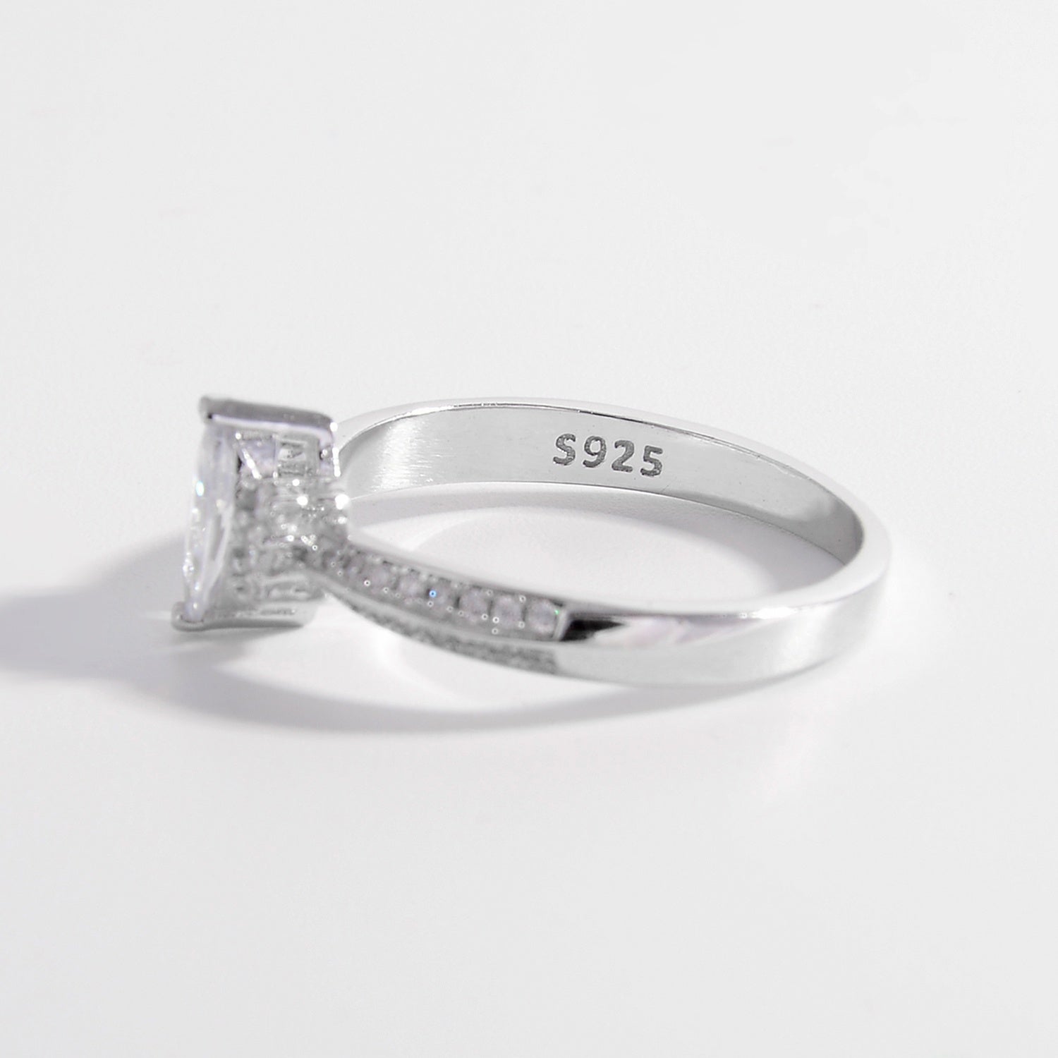 925 Sterling Silver Inlaid Zircon Ring 