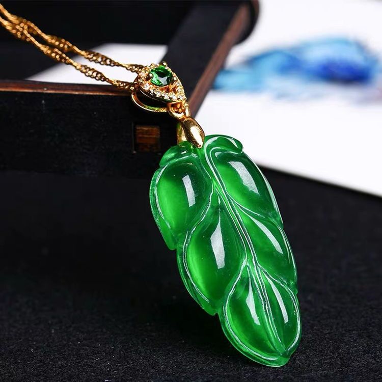 Female Natural Jade Green Maitreya Buddha Guanyin Pendant Necklace