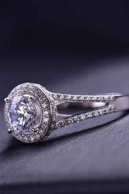 Shiny and Chic 1 Carat Moissanite Ring 