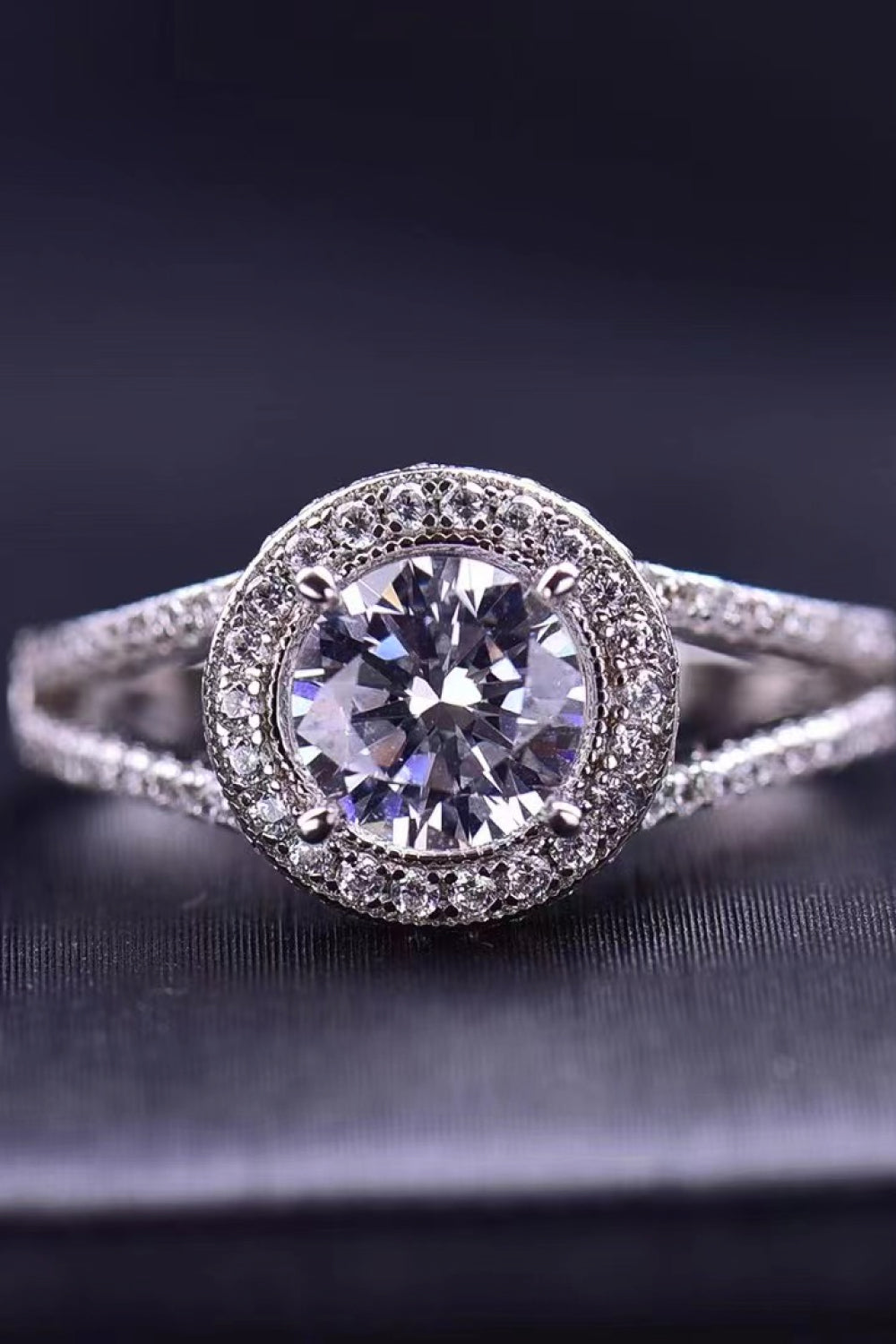 Shiny and Chic 1 Carat Moissanite Ring 