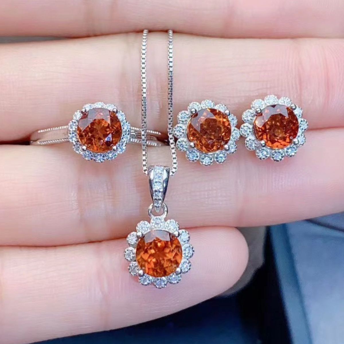 Silver-Plated Zircon Flower Shape Pendant Necklace 