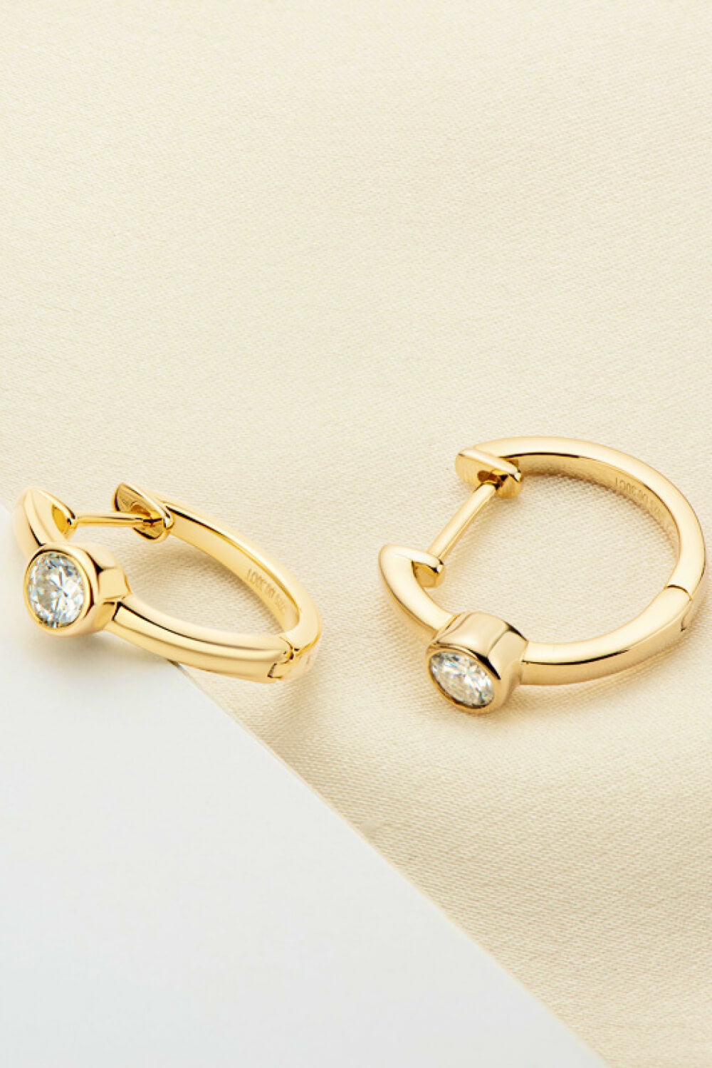 18k Gold-Plated Inlaid Moissanite Huggie Earrings 