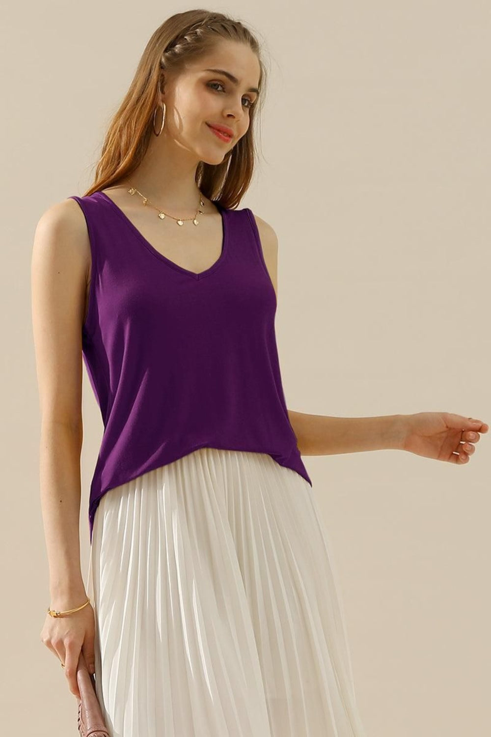 Ninexis Full Size V-Neck Curved Hem Tank - Babbazon New Products