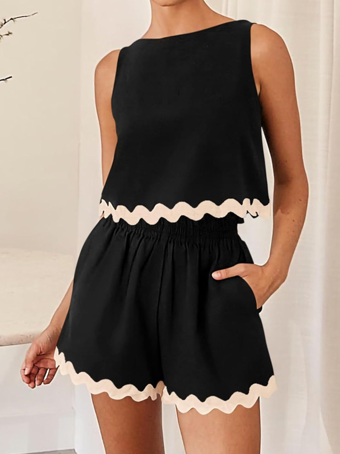 Contrast Trim Sleeveless Top and Shorts Set 