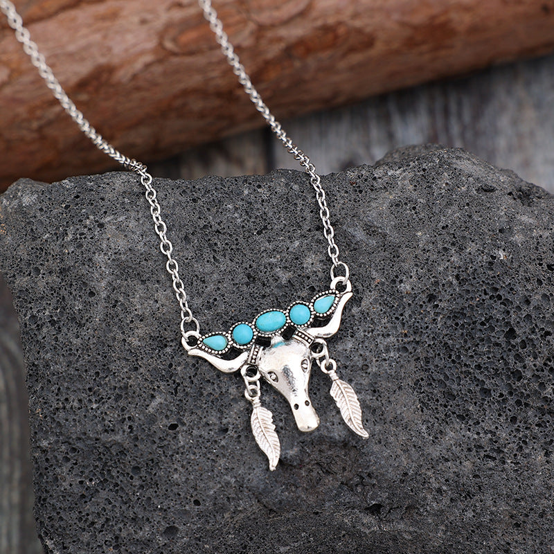 Artificial Turquoise Cow Shape Necklace 