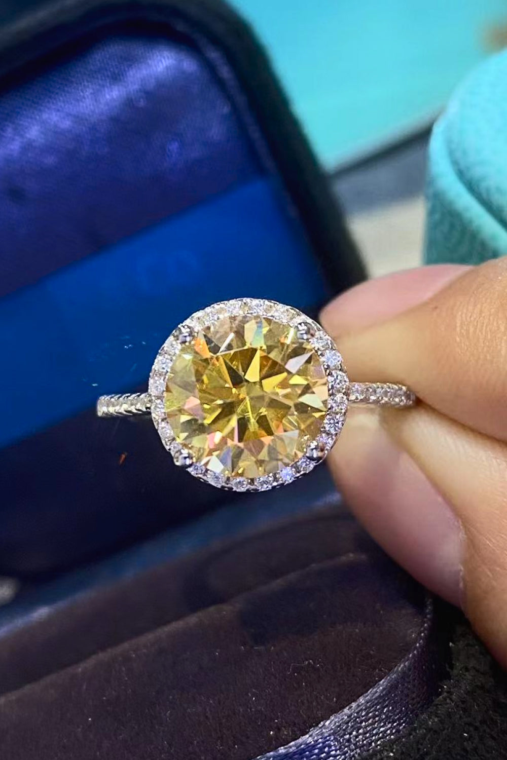 2 Carat Moissanite Round Ring 