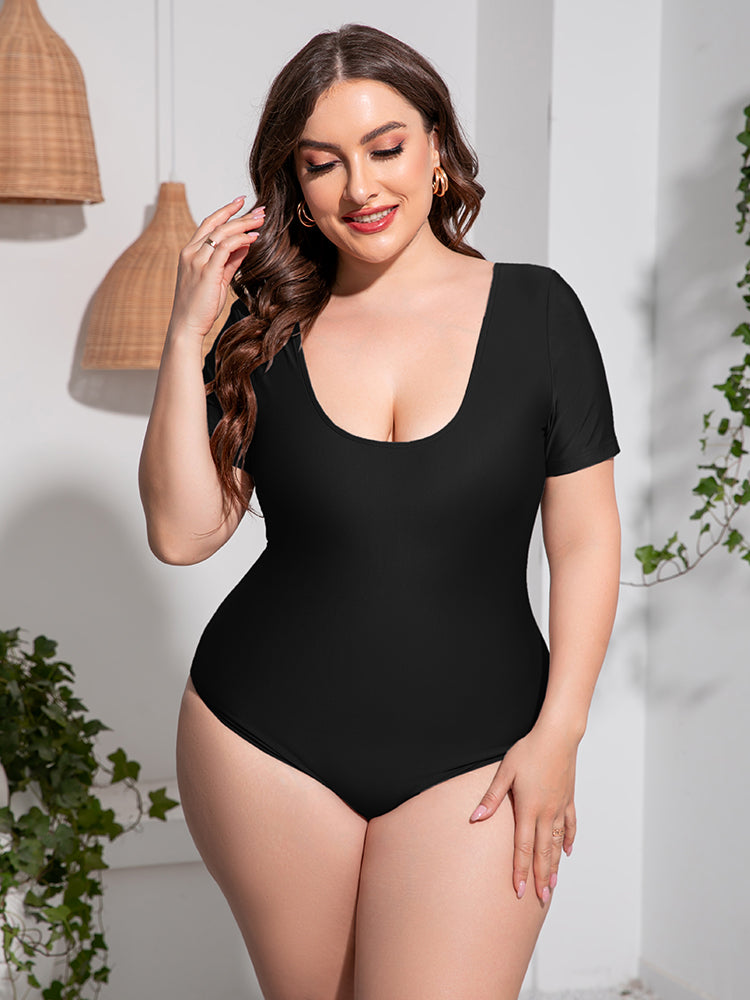 Plus Size Scoop Neck Short Sleeve One-Piece Swimsuit 