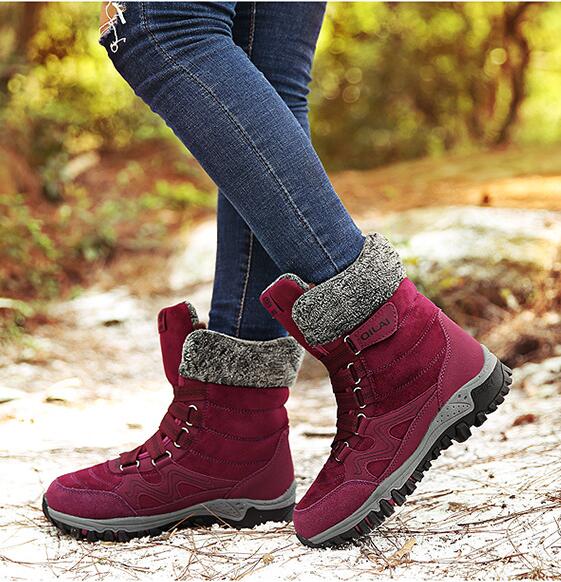 Autumn and winter outdoor snow boots female ski boots Travel boots hiking shoes in the tube warm and velvet cotton shoes 