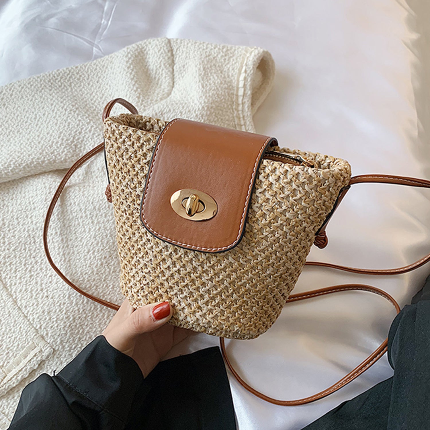 Straw Braided Crossbody Bag 