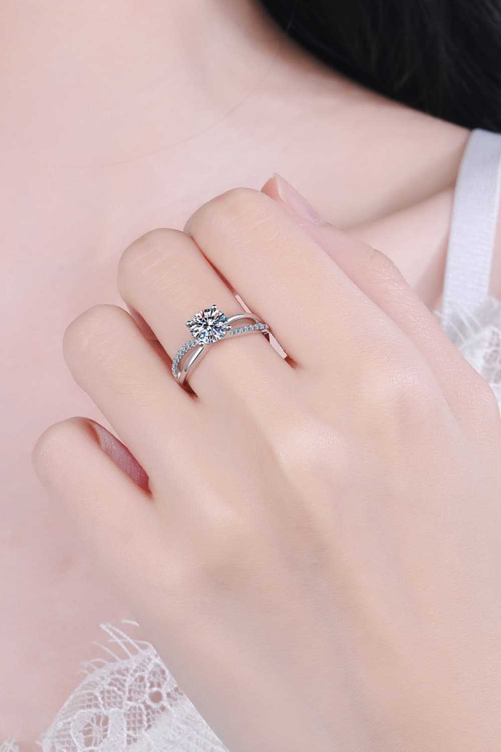 1 Carat Moissanite Crisscross Split Shank Ring 