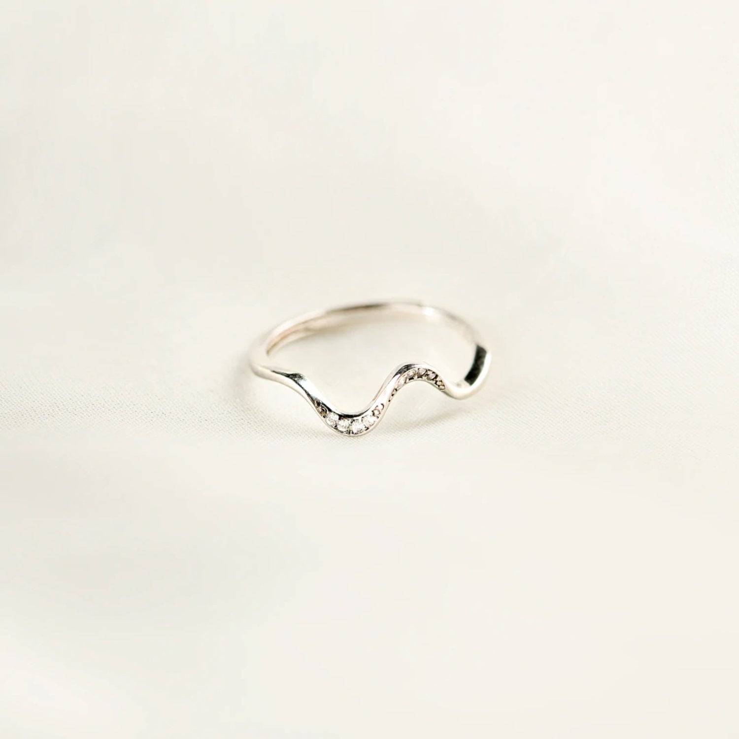 925 Sterling Silver Inlaid Zircon Wave Shape Ring 