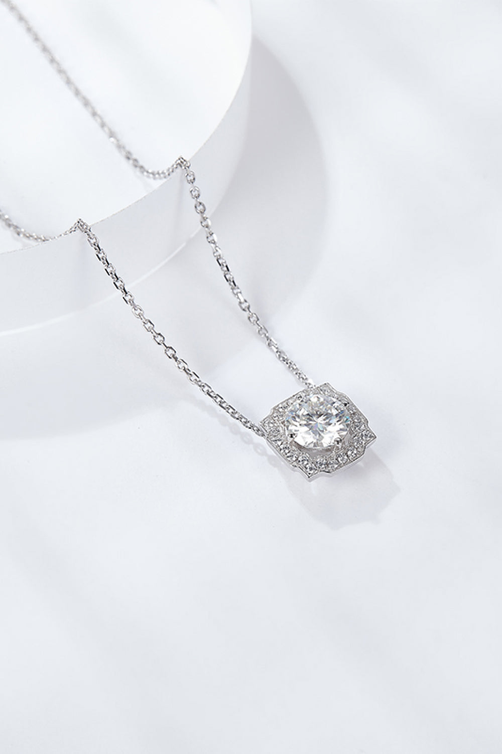 1 Carat Moissanite Flower Shape Pendant Chain Necklace 