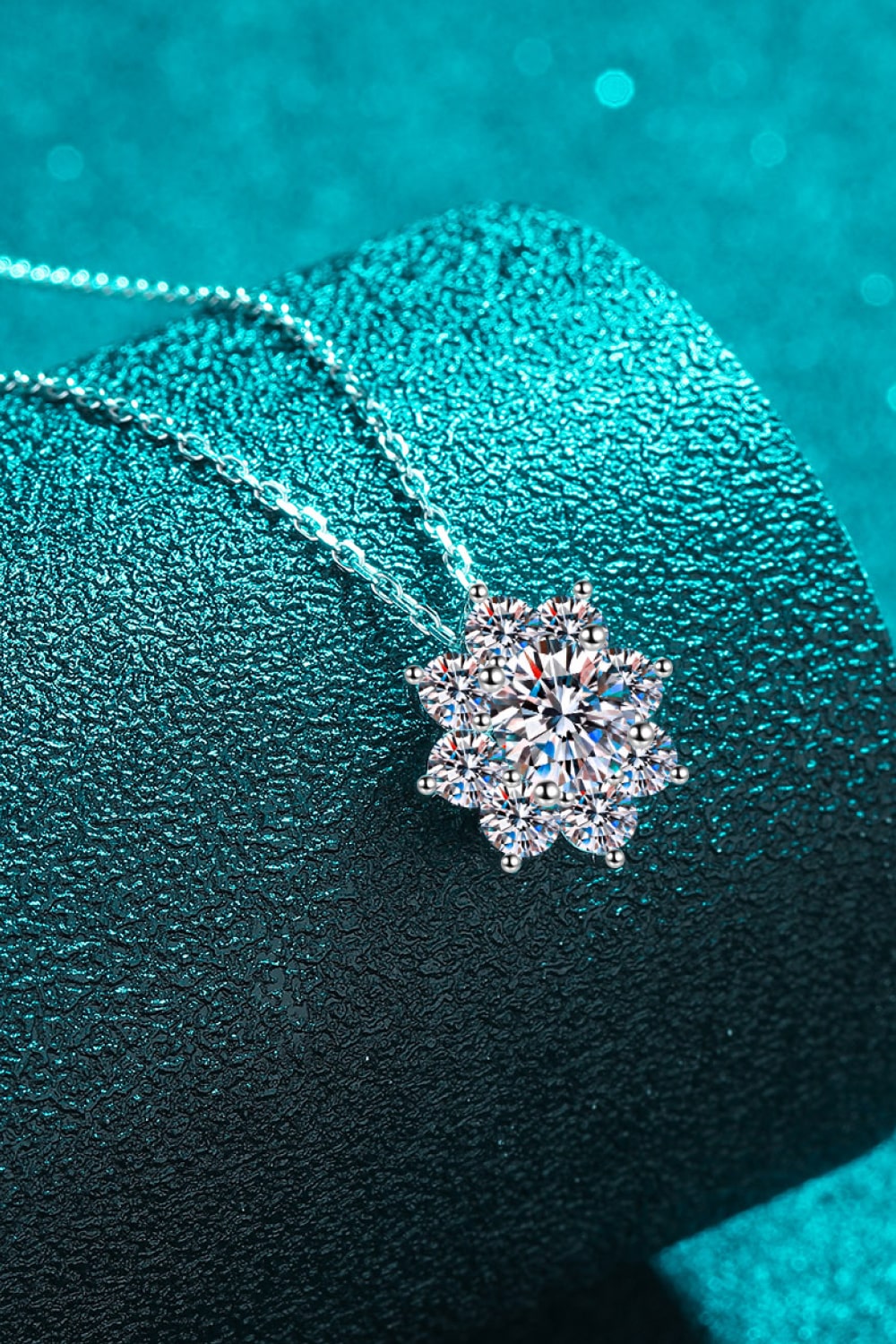 1 Carat Moissanite Floral-Shaped Pendant Necklace 