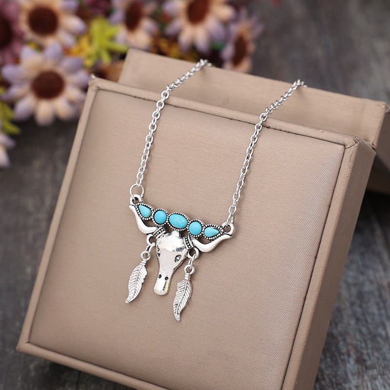 Artificial Turquoise Cow Shape Necklace 