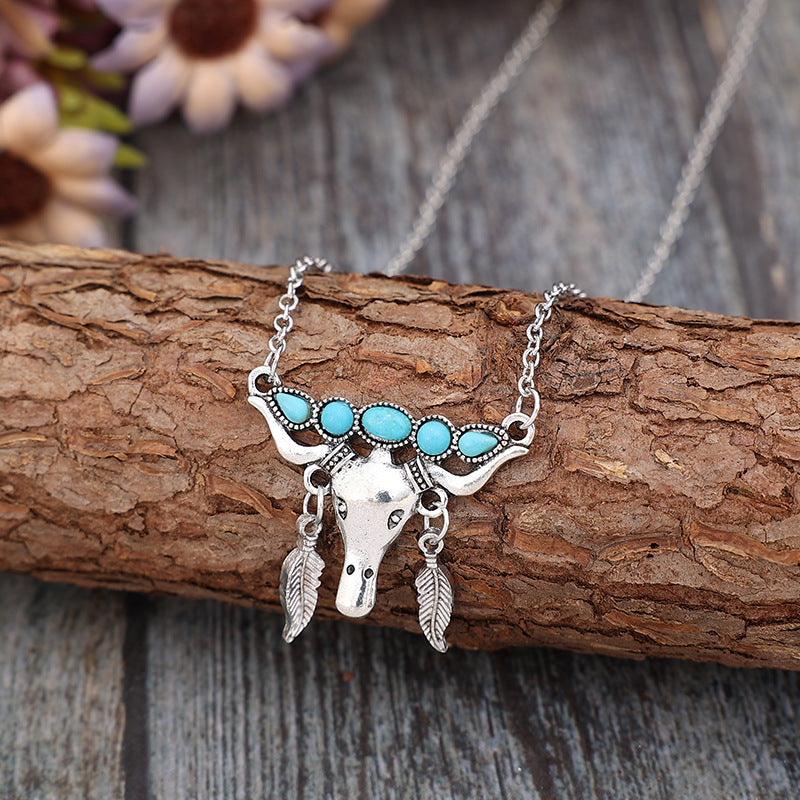 Artificial Turquoise Cow Shape Necklace 