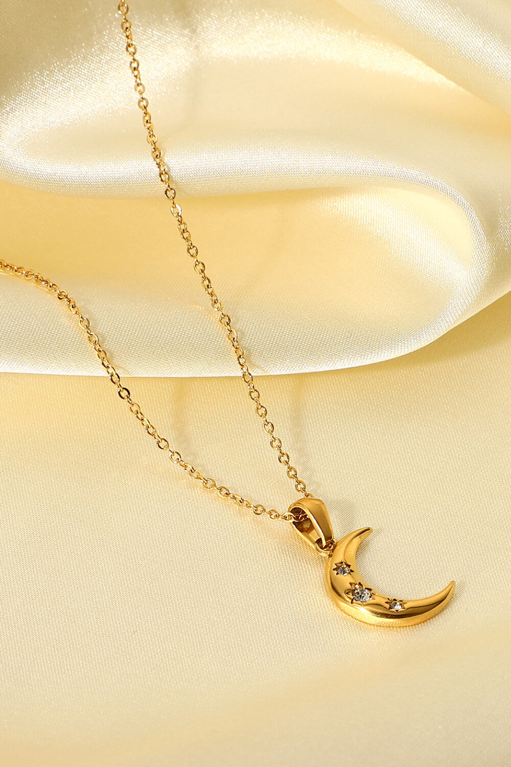 18K Gold Plated Inlaid Zircon Moon Pendant Necklace 