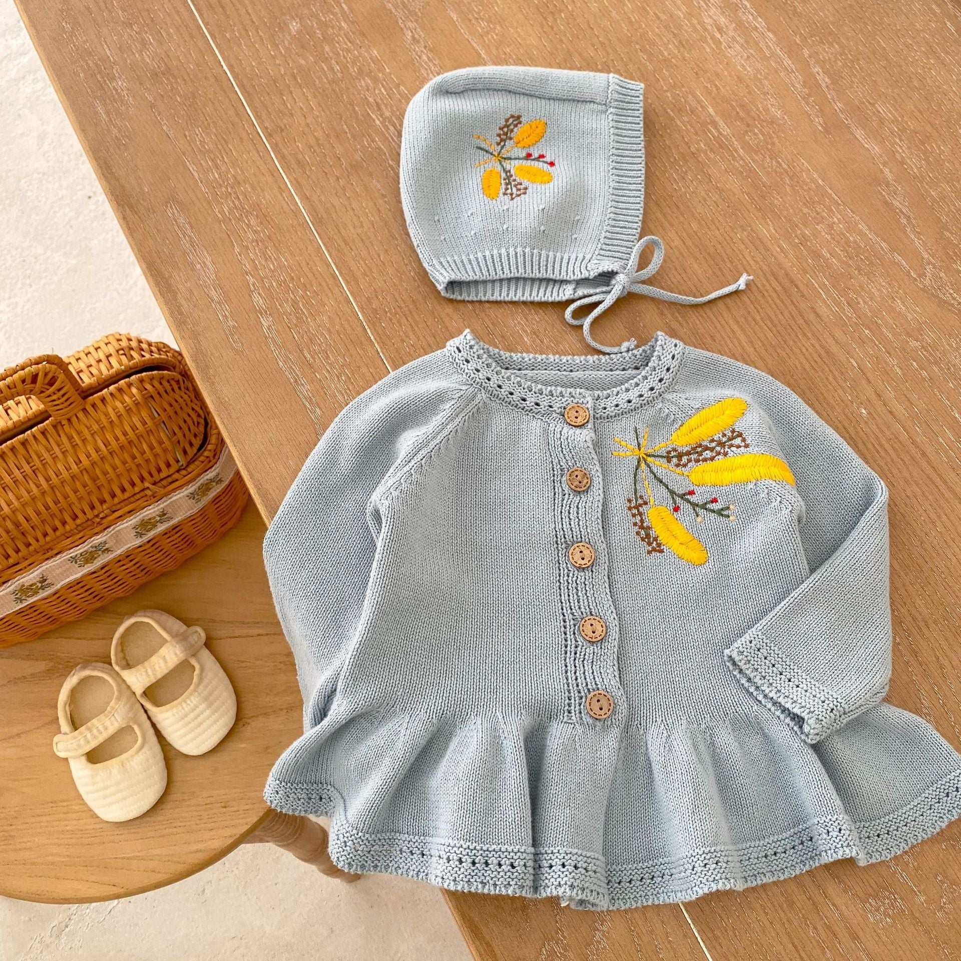 Children's Lotus Leaf Hem Wheat Embroidered Coat