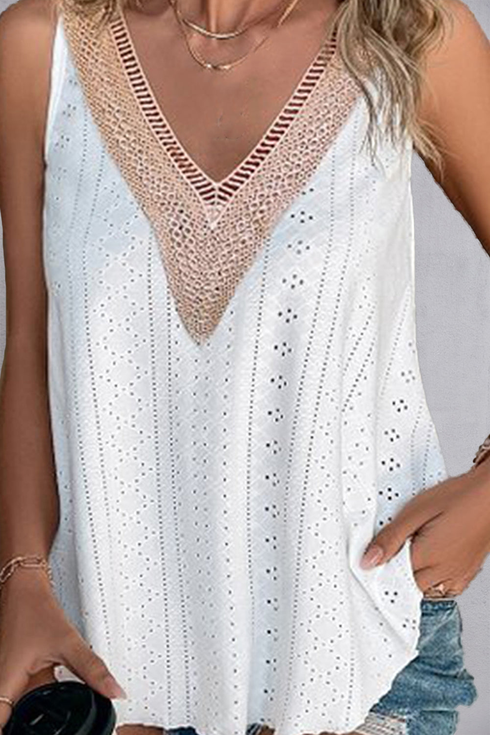 Lace Detail Eyelet V-Neck Tank - Babbazon Camisole