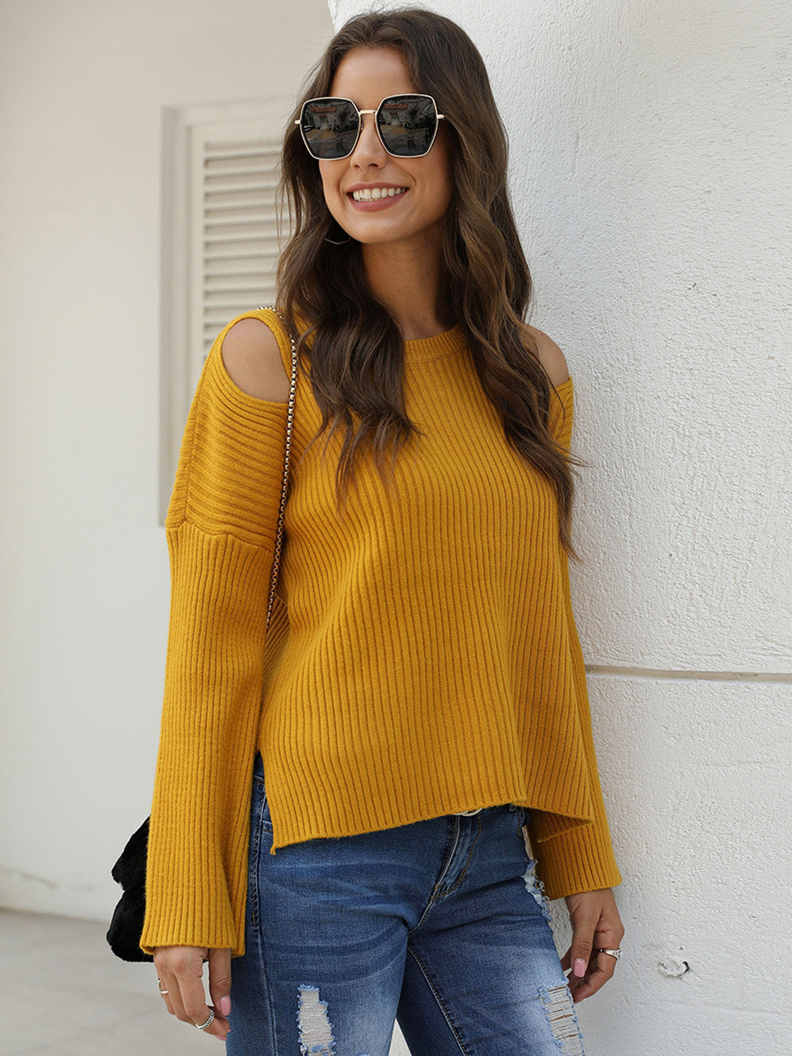 Ribbed Round Neck Cold Shoulder Knit Top 