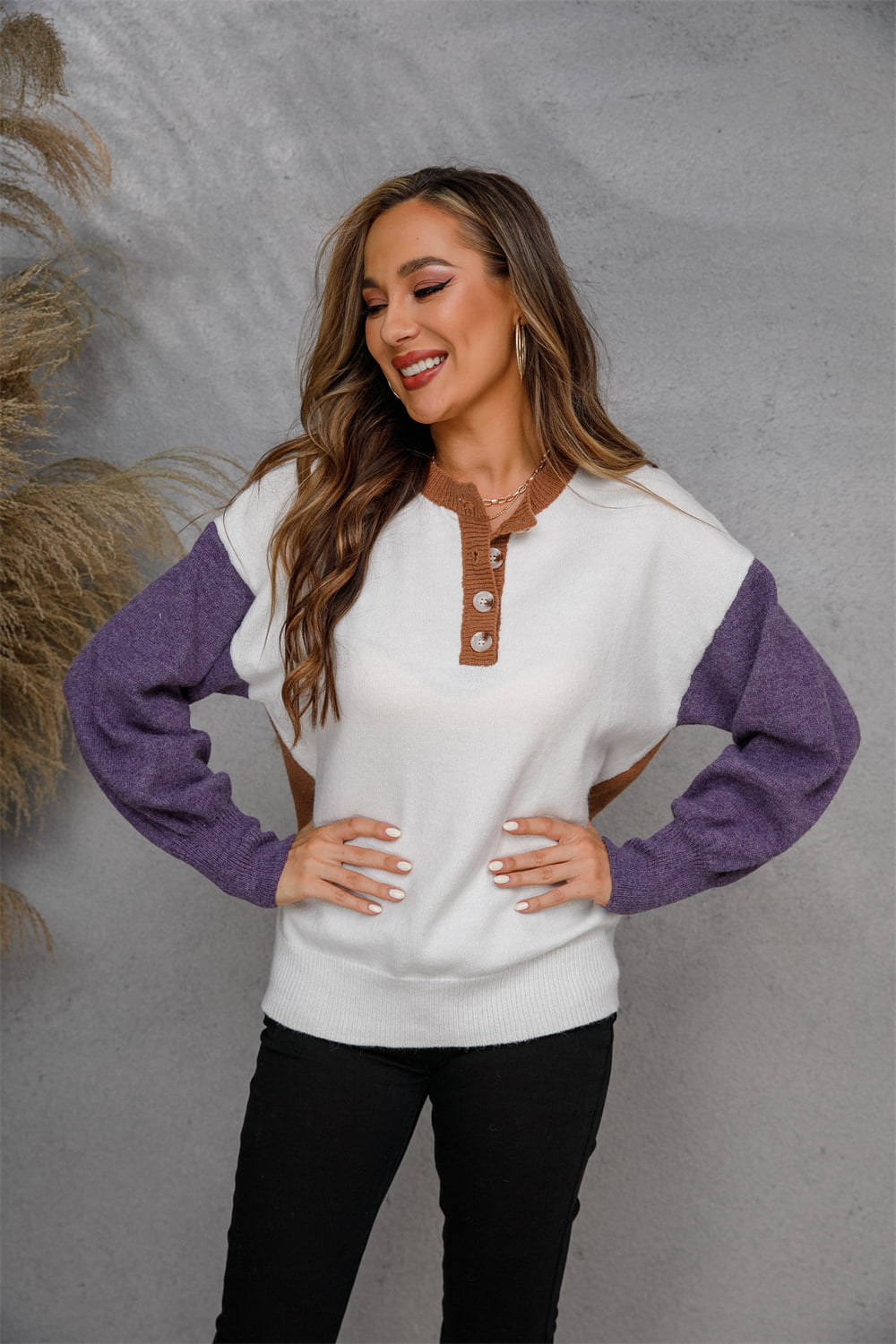 Round Neck Buttoned Knit Top 