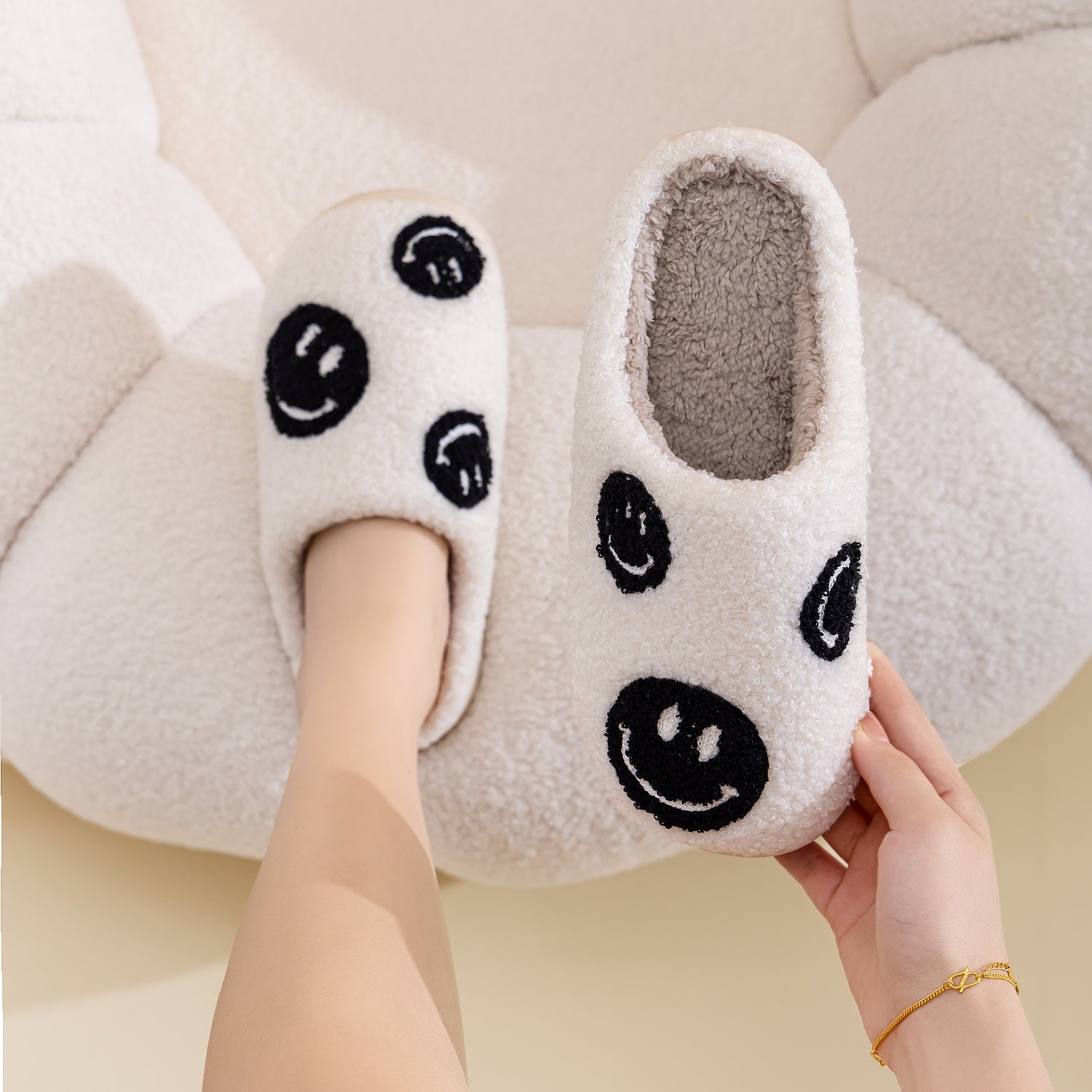 Melody Smiley Face Slippers - Babbazon Camisole