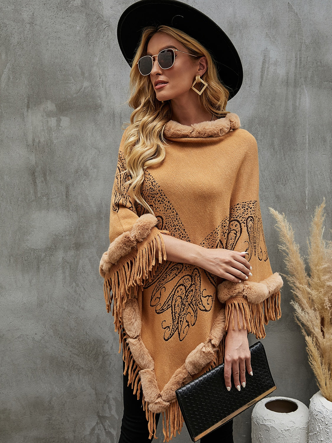 Graphic Fringe Cape Sleeve Poncho 