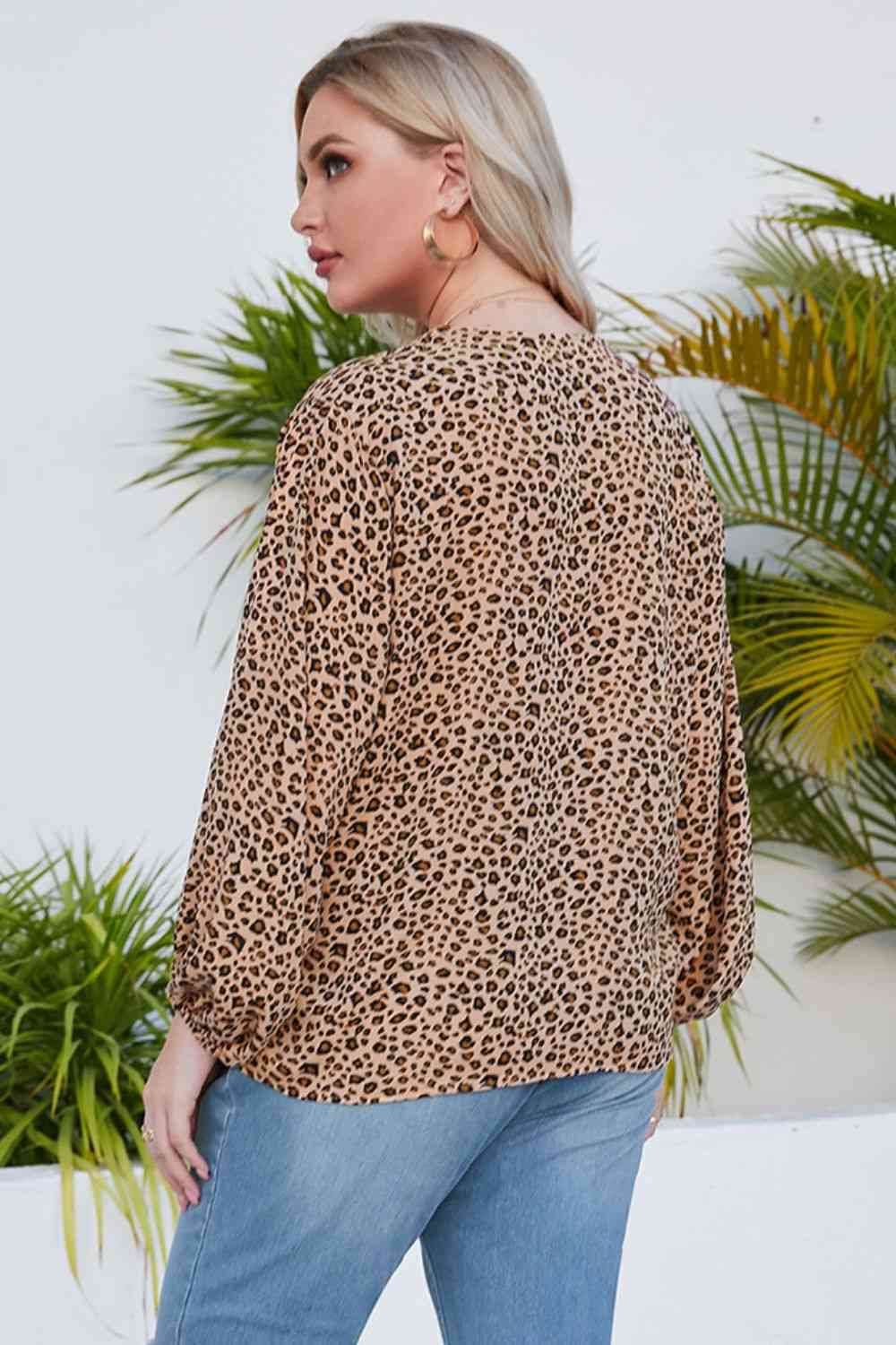 Plus Size Animal Print Balloon Sleeve V-Neck Blouse 