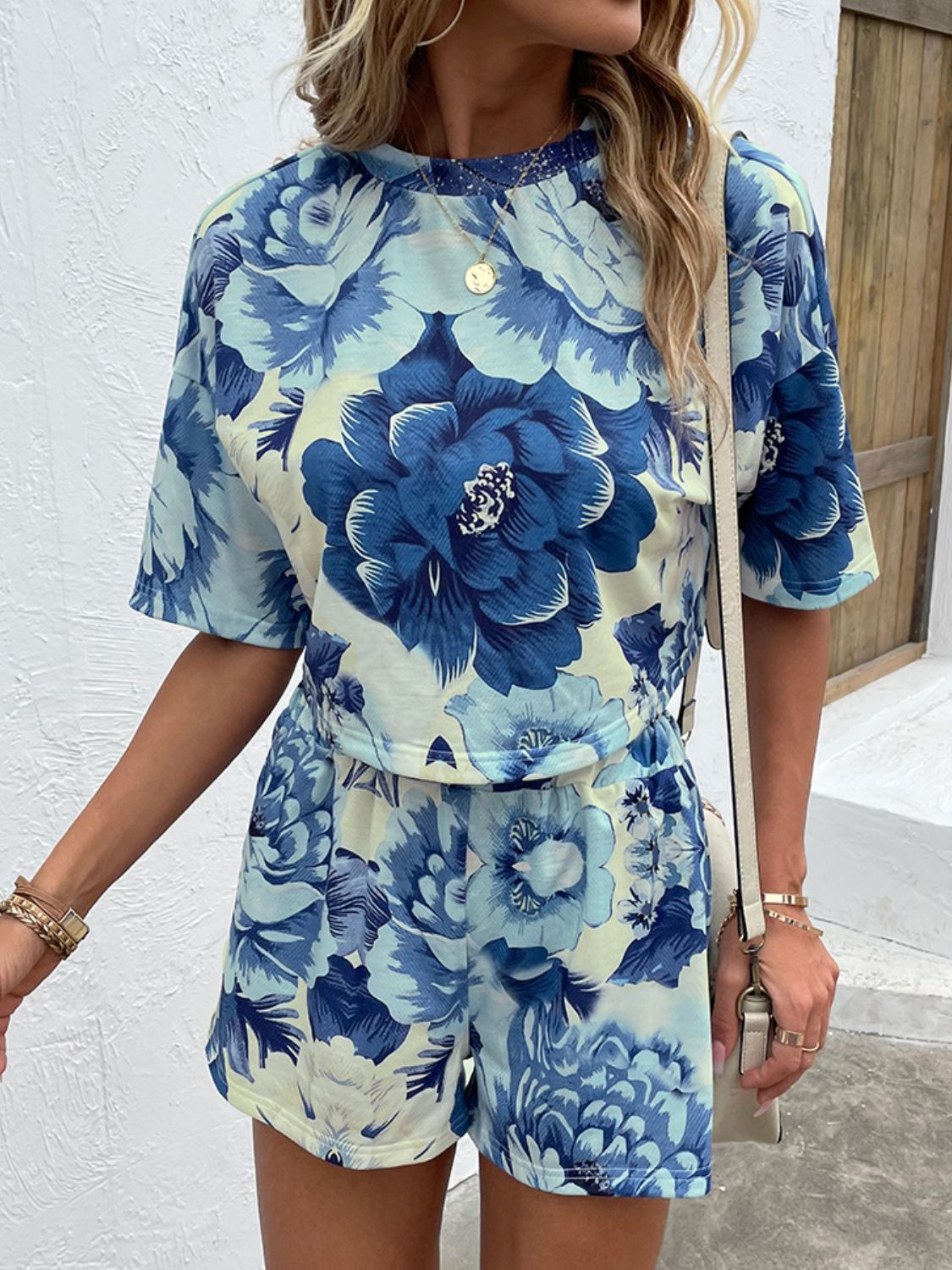 Floral Print Round Neck Dropped Shoulder Half Sleeve Top and Shorts Set 