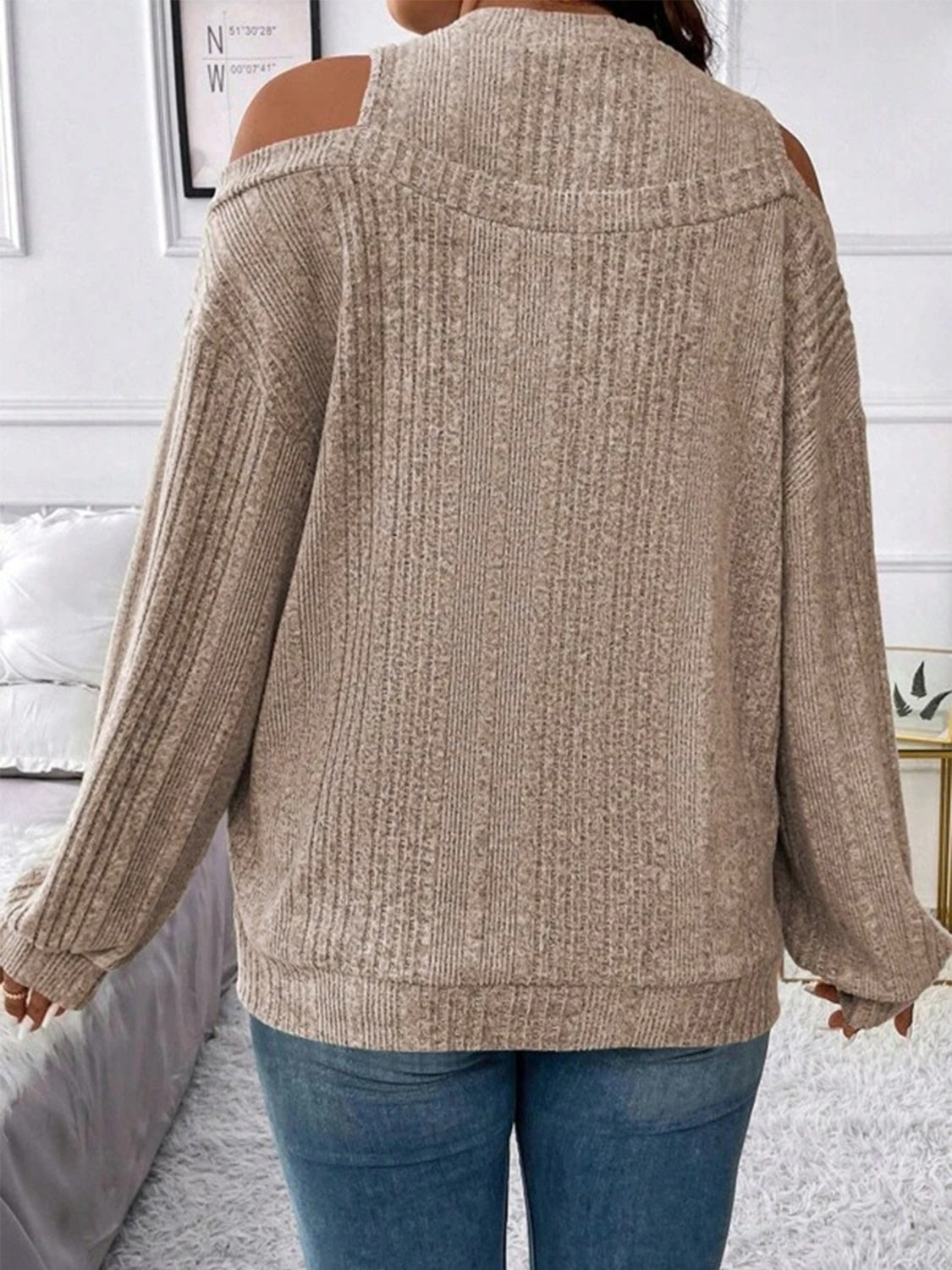 Round Neck Cold Shoulder Sweater 