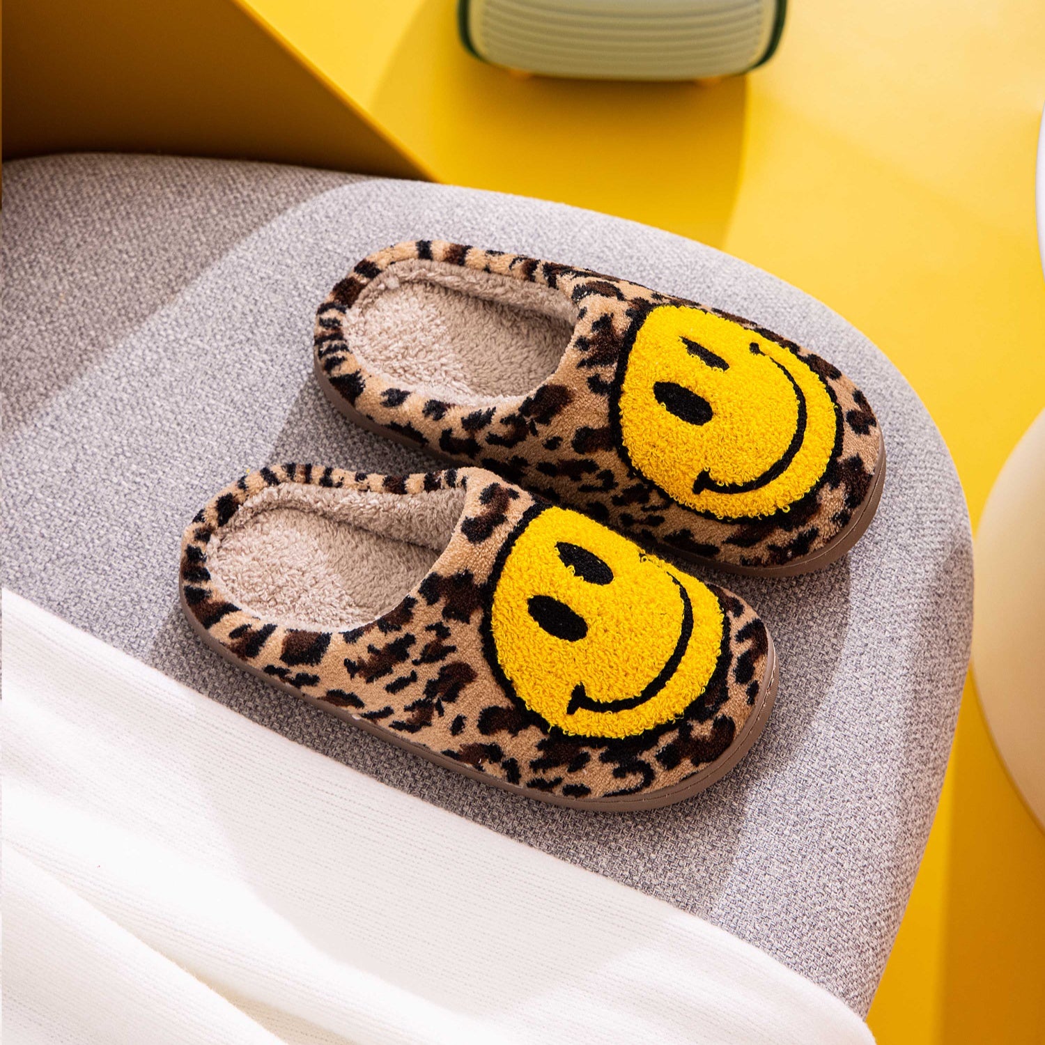 Melody Smiley Face Leopard Slippers 