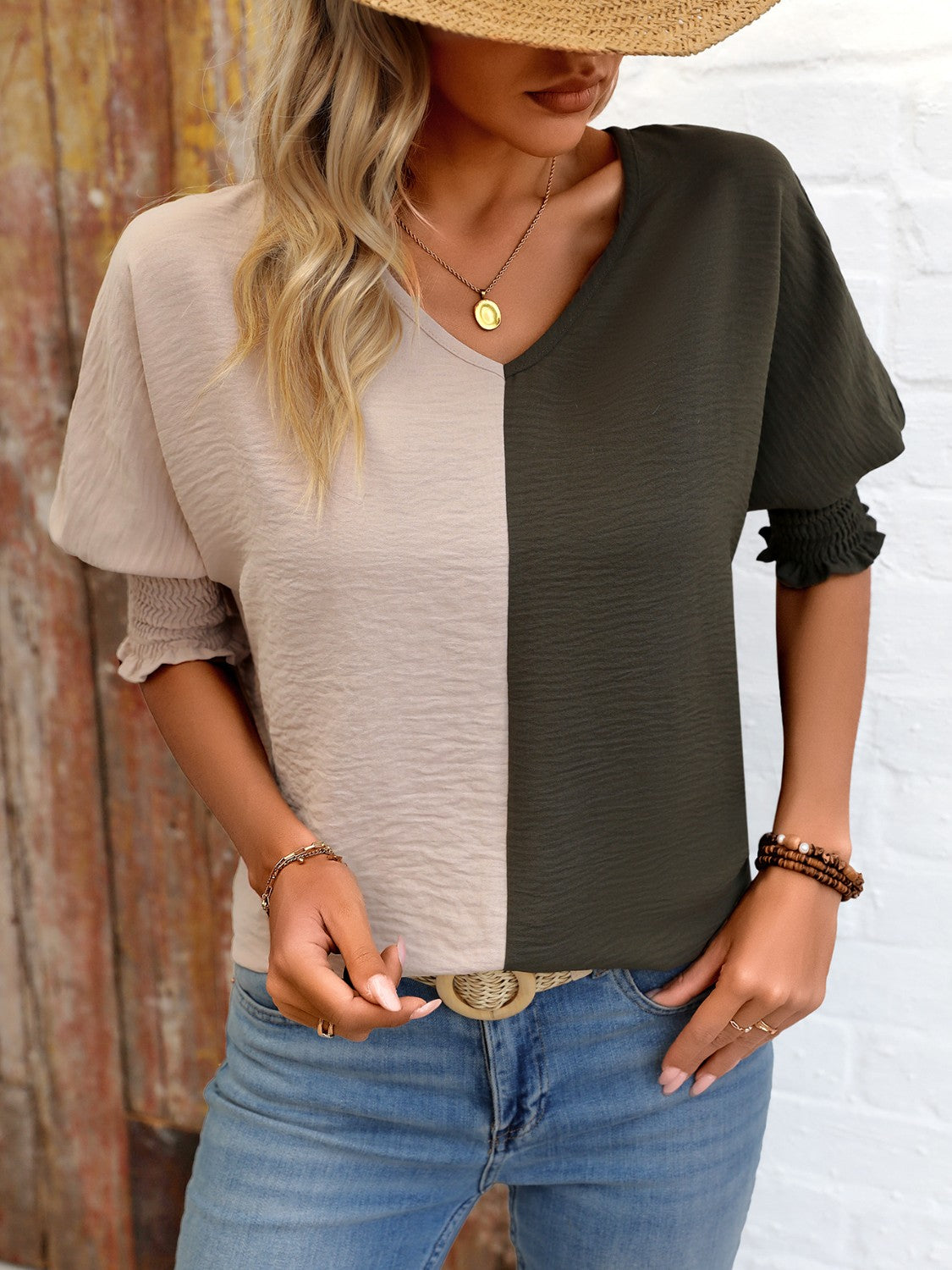 Contrast V-Neck Lantern Sleeve Blouse 