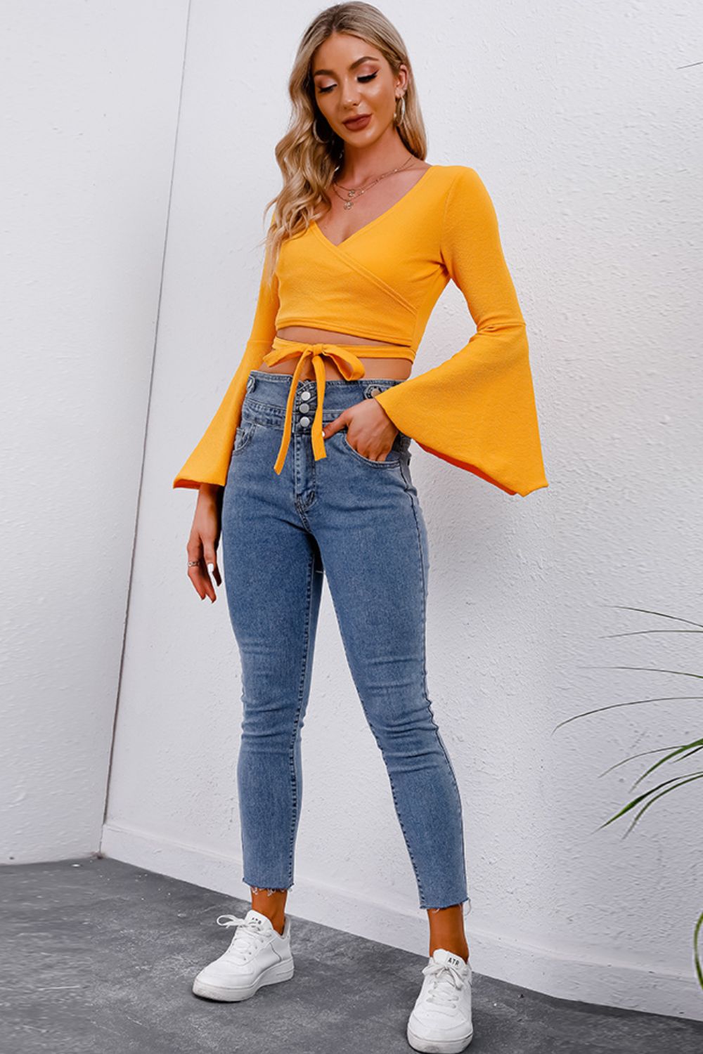 Tie Front Flare Sleeve Cropped Top 