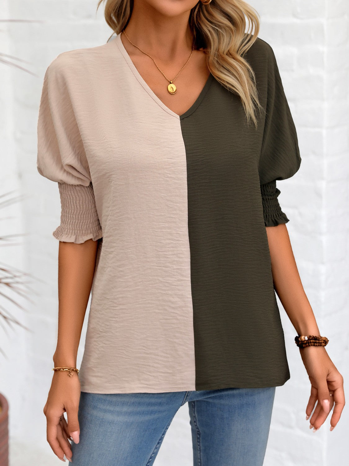 Contrast V-Neck Lantern Sleeve Blouse 