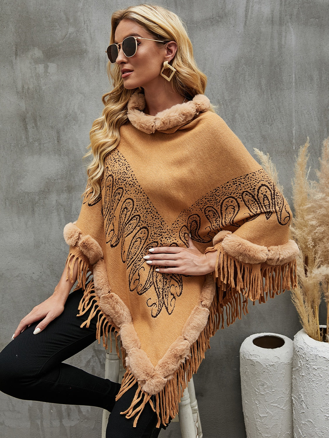 Graphic Fringe Cape Sleeve Poncho 