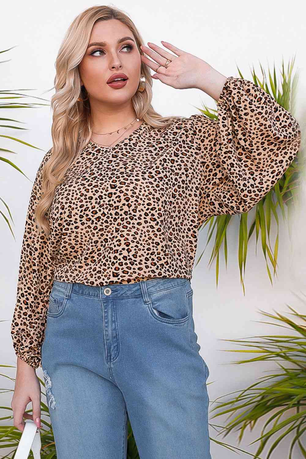 Plus Size Animal Print Balloon Sleeve V-Neck Blouse 