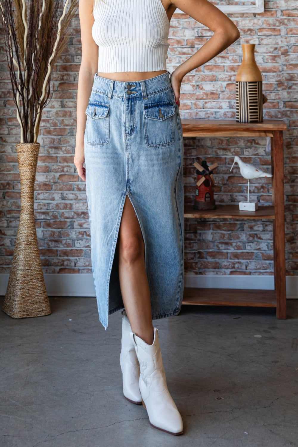 Veveret Slit Mid Rise Waist Denim Skirt 